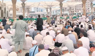 Mescid-i Nebevi’de ilk cuma heyecanı