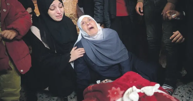 Mülteci kampı katliamı 33 ölü