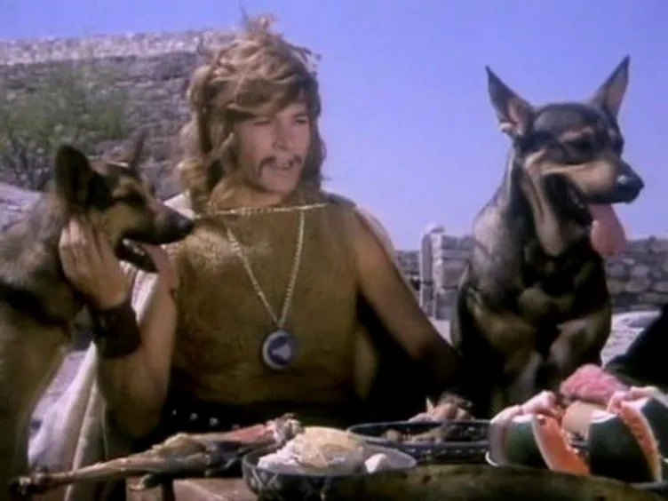 Türk sinemasının unutulmaz jönü Kartal Tibet oğluyla aynı filmde oynamış! Meğer oğlu da çok ünlü bir oyuncuymuş...