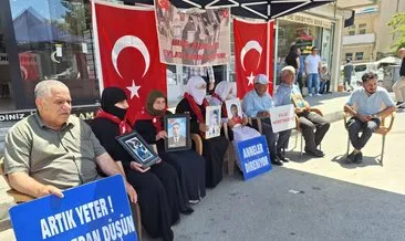 Muş'ta evlatlarına kavuşmak isteyen aileler, DEM Parti önündeki eylemlerini sürdürdü #mus