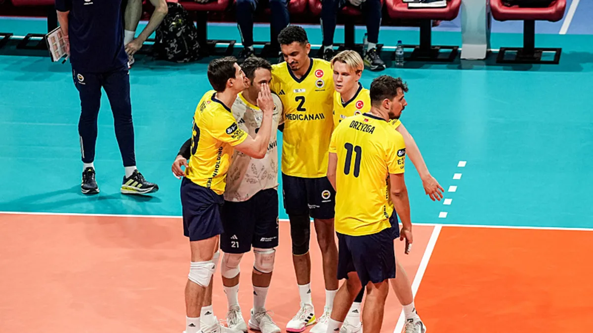 Fenerbahçe sahaya çıkmadan 3-0 kazandı Fenerbahçe sahaya çıkmadan 3-0 kazandı