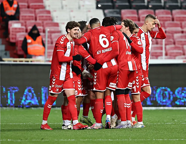 Son dakika haberi: Süper Lig’de yeni şampiyonluk oranları belli oldu! İşte Fenerbahçe ile Galatasaray’ın oranları...