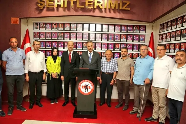 sanliurfa-emniyet-muduru-bildiriciden-sehit-ve-gaziler-dernegine-ziyaret-1714413572379.jpg