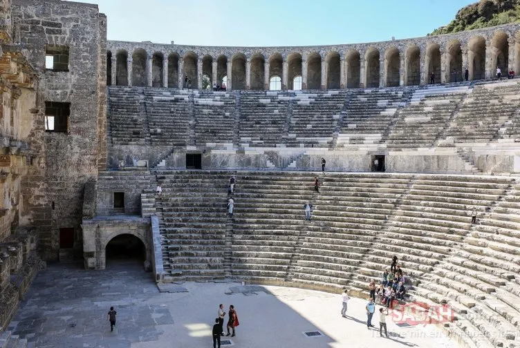 Etkileyici hikayesi ile binlerce turistin ilgisini çekiyor! Akın akın geliyorlar...