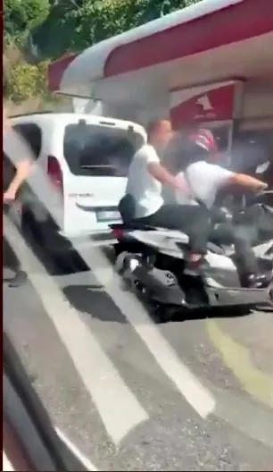 uskudarda-trafik-guvenligini-tehlikeye-dusuren-motosikletlilere-363-bin-lira-ceza-1788021424045.jpg