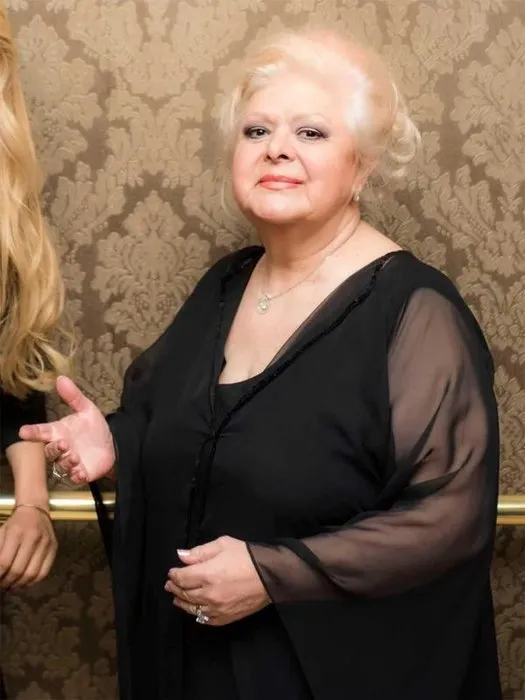 Herkes şarkılarını biliyor ama aşk hikayesini kimse duymamıştı! İşte Neşe Karaböcek’in 52 yıllık eşiyle tanışma hikayesi…