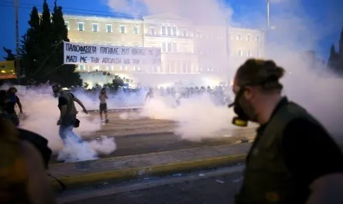 Yunanistan’da çatışmalar sertleşiyor