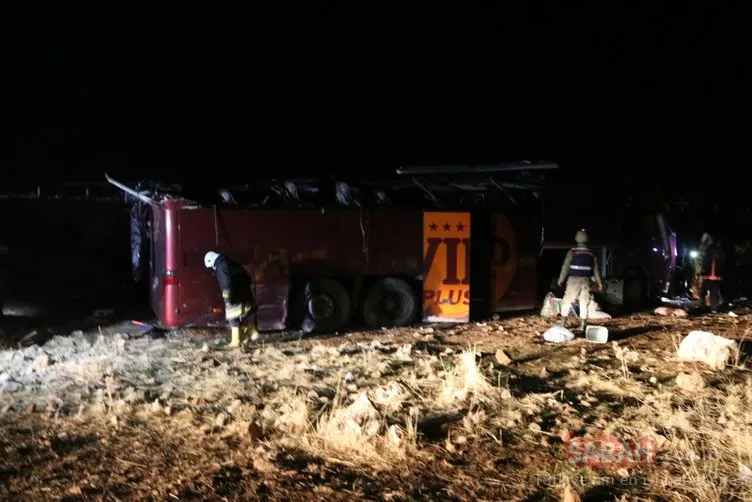 Son dakika haberi: Şanlıurfa’da yolcu otobüsü devrildi! Çok sayıda yaralı var...