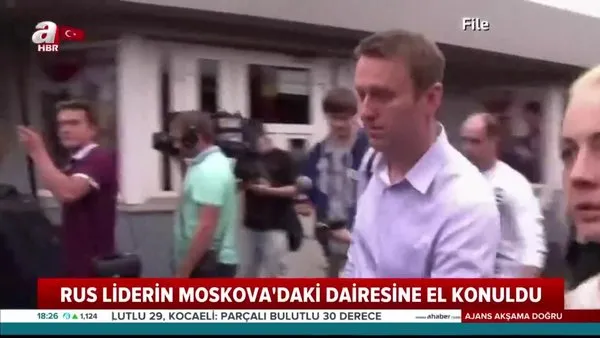 Rus muhalif lider Alexei Navalny’nin evine el koyuldu, banka hesapları donduruldu.