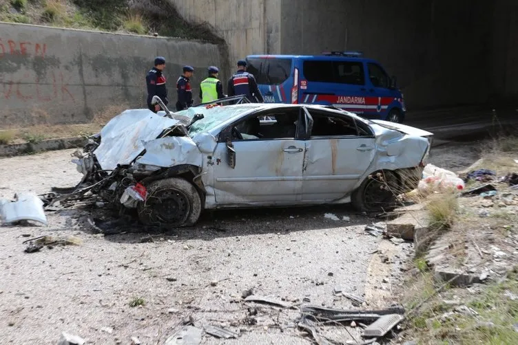 Yürekleri yakan kaza: 1’i çocuk 3 kişi öldü! Olay yerinden korkunç kareler