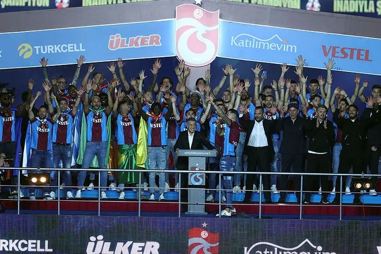 Ahmet Ağaoğlu’ndan Fenerbahçe’ye gönderme! Şampiyonluk kutlamalarında çarpıcı sözler...