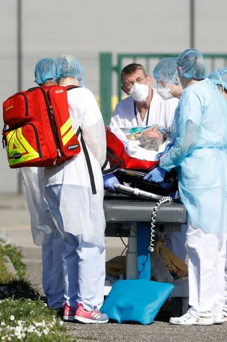 Son dakika haberi: İspanya’dan korkunç corona virüsü açıklaması: “Yaşlılar  evinde ölü  bulunuyor”
