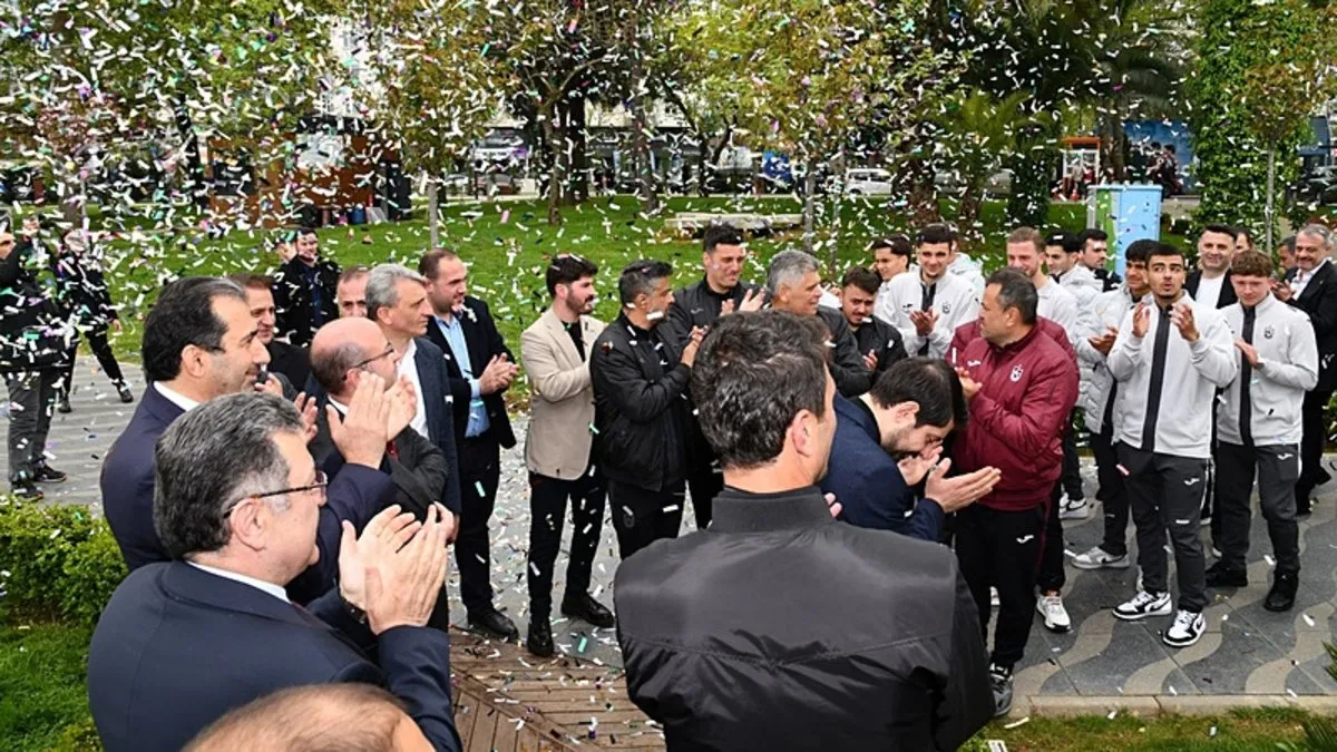 Avrupa ikincisi olan Trabzonspor U19 Takımı'na coşkulu kutlama
