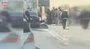 Motosiklet, ambulansa yol vermek isteyen otomobile çarptı | Video