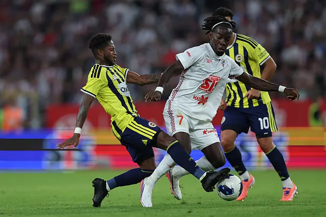 son-dakika-haberi-fenerbahce-sampiyonlar-liginde-turladi-kanarya-gornik-zabrzeyi-eledi-1785355622931.jpeg