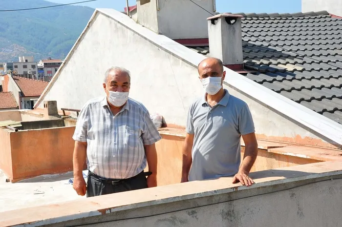 manisada-apartmandakilerden-cop-ev-tepkisi-1788266010203.jpg