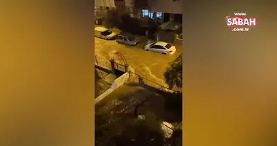 Antalya’da şiddetli yağış! Araçlar sürüklendi, yollar kapandı | Video