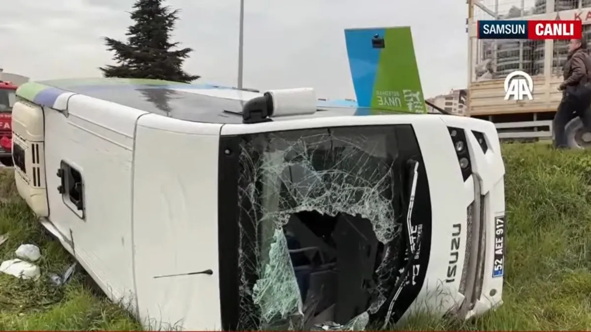 SON DAKİKA… Samsun’da öğrenci servisi devrildi: 11 yaralı var SON DAKİKA… Samsun’da öğrenci servisi devrildi: 11 yaralı var