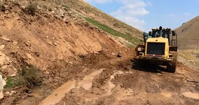 Sel ve heyelan nedeniyle kapanan 14 köy yolu yeniden ulaşıma açıldı #igdir
