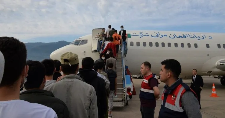 272 Afgan göçmen sınır dışı edildi!