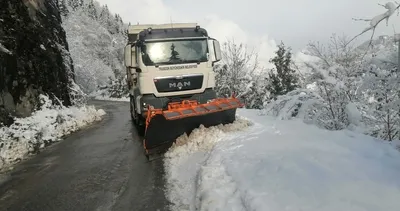 Trabzon’da karla mücadele sürüyor