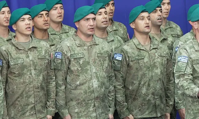 genelkurmay-baskani-orgeneral-bayraktaroglu-kosovada-temaslarda-bulundu-1791999991900.jpg