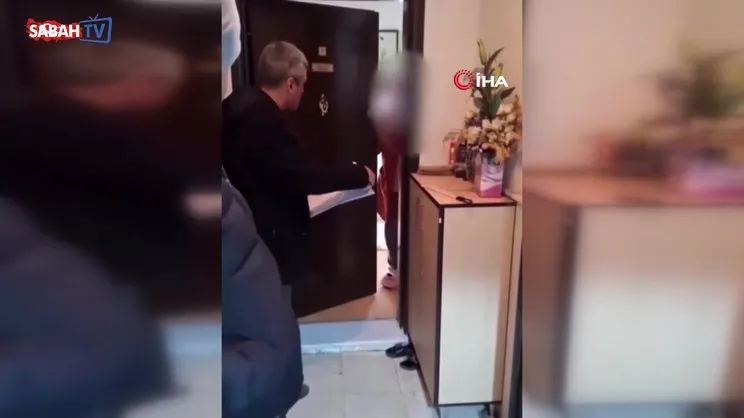 FETÖ üyeliğinden aranan eski müdür kurutmalıktaki çamaşırların arasında yakalandı | Video