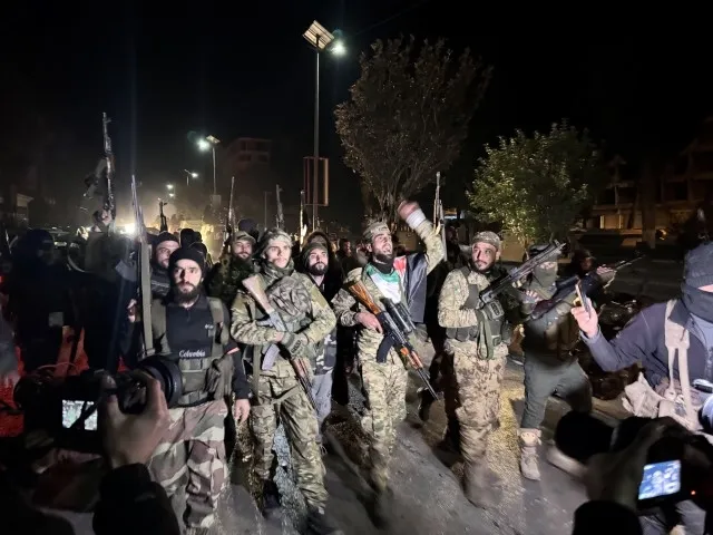 SON DAKİKA | Suriye’de 61 yıllık rejim çöktü! Muhalifler başkente girdi: Beşar Esad Şam’ı terk etti