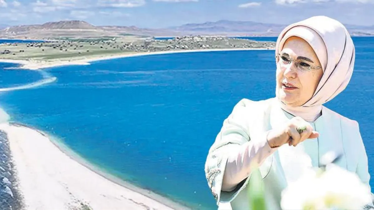 Emine Erdoğan Van Gölü'nün korunması gerektiği mesajını veriyor.