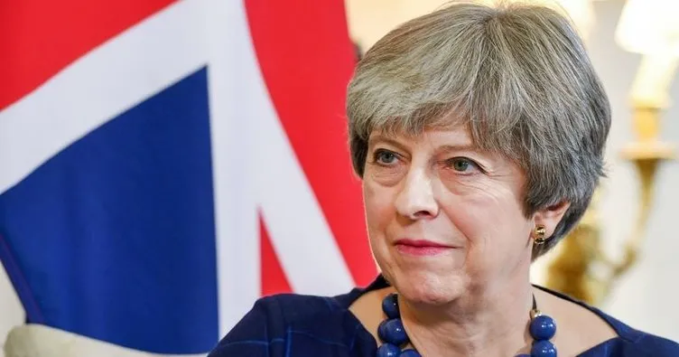 İngiltere Başbakanı Theresa May bazı bakanları değiştirmeyi planlıyor!