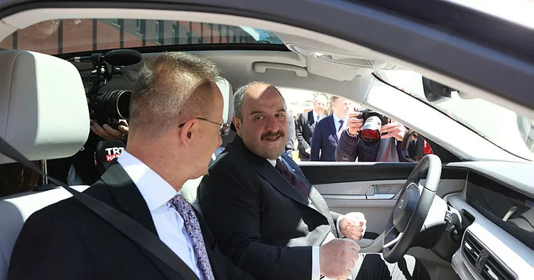 Macar Bakan’dan Togg’a tam not