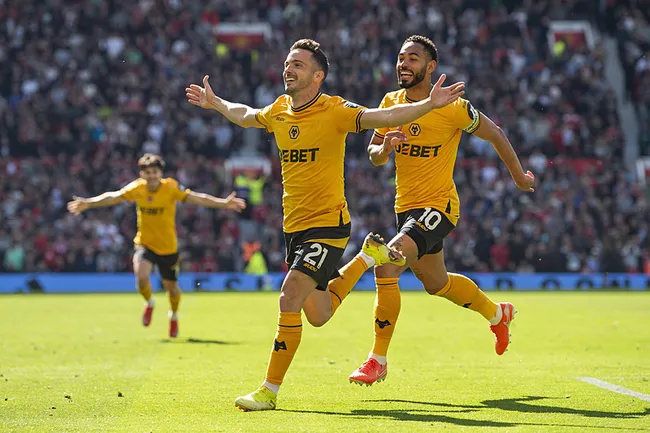 vitor-pereira-manchester-unitedi-yikti-kulup-rekorunu-kirdi-1745164066888.jpg