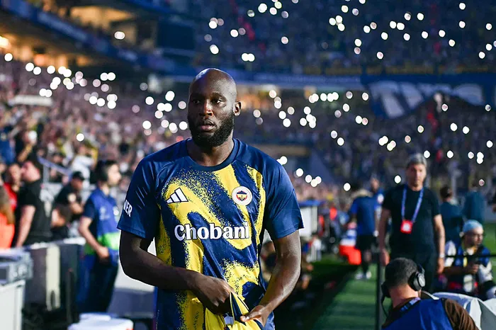 canli-uefa-sampiyonlar-liginde-fenerbahce-olimpik-lyon-maci-ilk-yari-oynaniyor-1787080276669.jpeg
