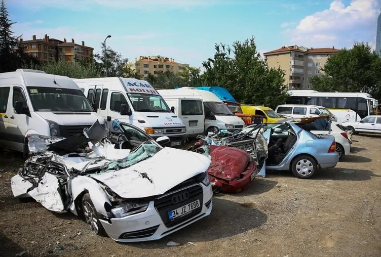 İşte tankların ezdiği o araçlar