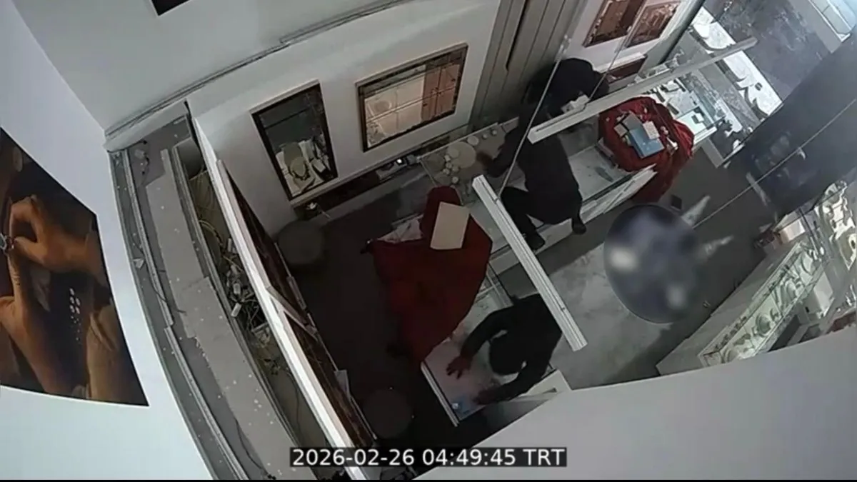 SON DAKİKA: Eyüpsultan’da akılalmaz olay! 2 dakikada 18 milyonluk soygun yaptılar! İş yeri sahibi o anları canlı canlı izledi SON DAKİKA: Eyüpsultan’da akılalmaz olay! 2 dakikada 18 milyonluk soygun yaptılar! İş yeri sahibi o anları canlı canlı izledi