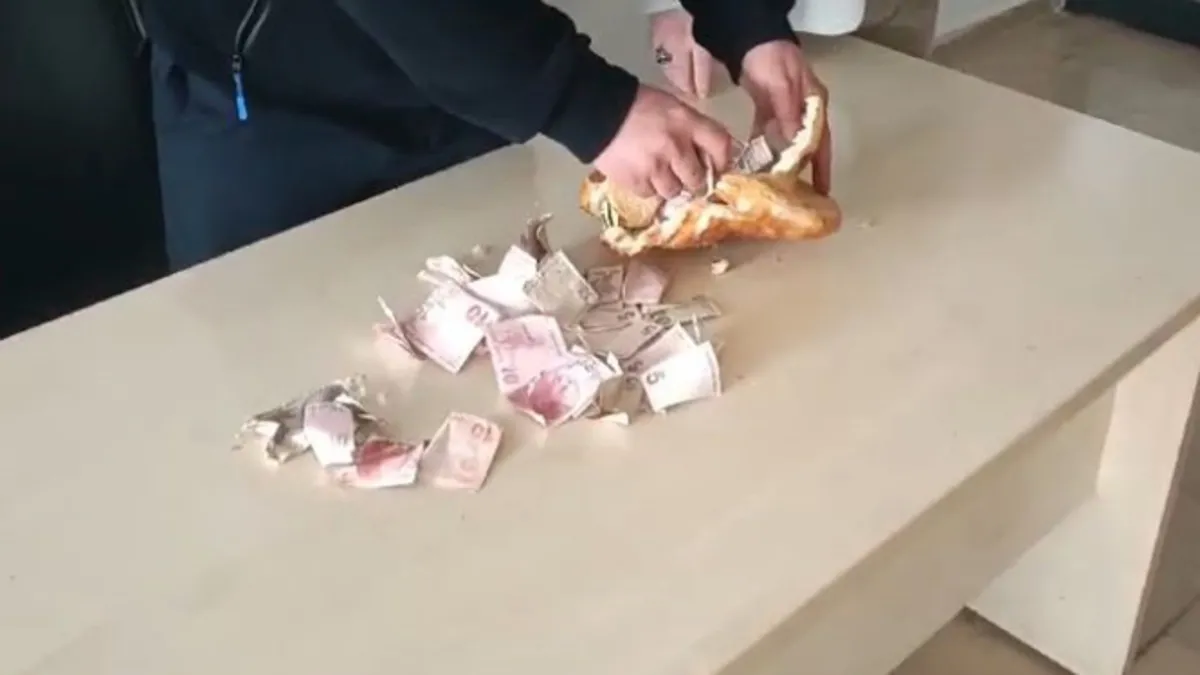 Dilencilerin para saklama yöntemi pes dedirtti Dilencilerin para saklama yöntemi pes dedirtti