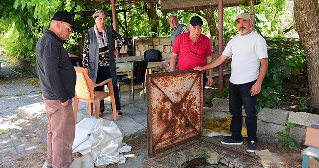 30 yıl sonra köyü yer altı suyu vurdu: ‘Köyümüz adeta bataklığa döndü’