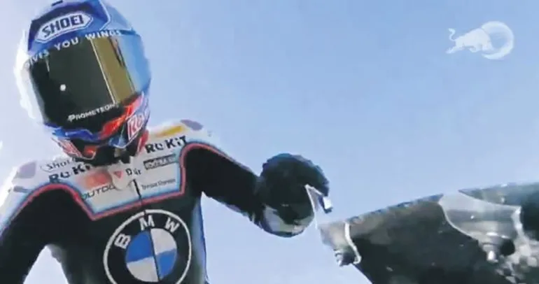 Toprak yolda kaldı!