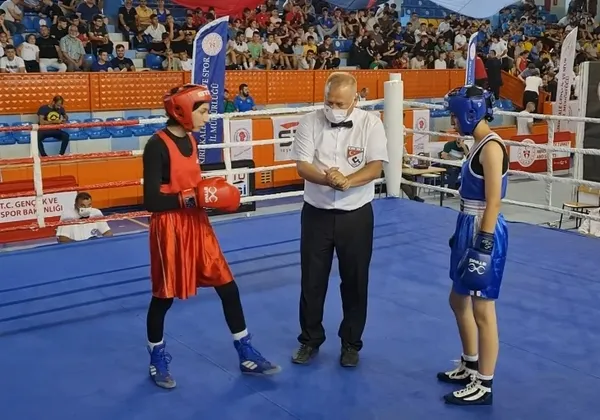 turkiyenin-en-yuksek-katilimli-boks-sampiyonasi-kirikkalede-basladi-1658778781996.jpeg