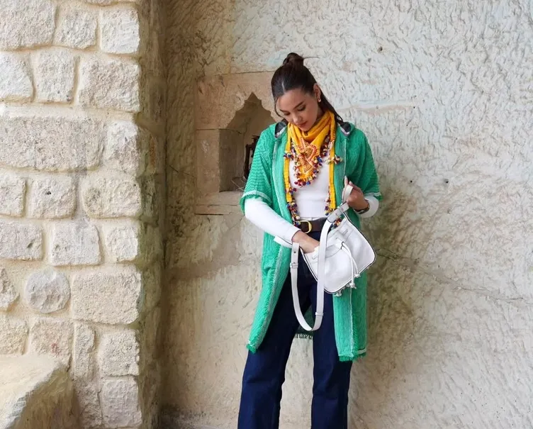 Nişanlısından ayrıldı, soluğu Türkiye'de aldı! Kainat Güzeli bakın aşk acısına çareyi nasıl buldu...