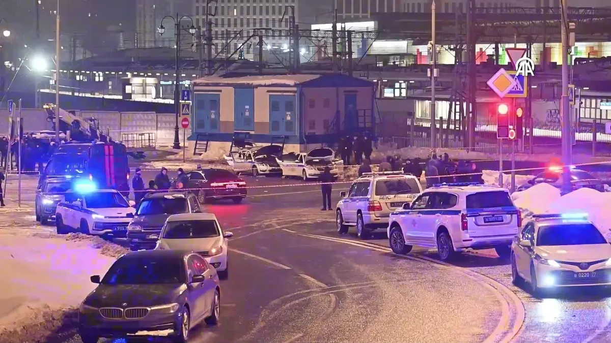 Moskova’da tren istasyonu yakınındaki patlamada 1 polis öldü, 2 polis yaralandı | Video videosunu izle Moskova’da tren istasyonu yakınındaki patlamada 1 polis öldü, 2 polis yaralandı | Video videosunu izle