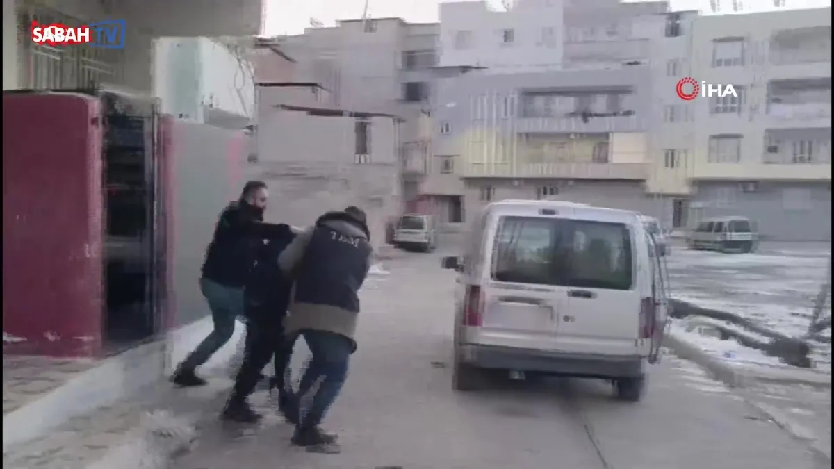 Şanlıurfa´da DEAŞ operasyonu: 4 tutuklama | Video videosunu izle Şanlıurfa´da DEAŞ operasyonu: 4 tutuklama | Video videosunu izle