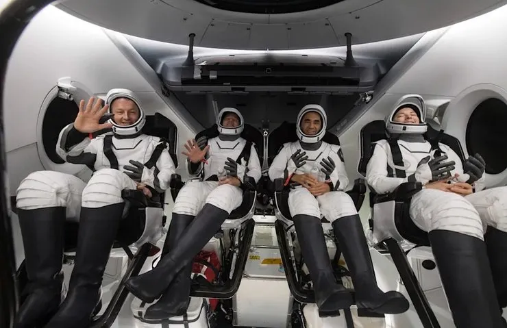 SpaceX Dragon kapsülü, Crew-3 astronotlarını güvenli bir şekilde Dünya’ya geri getirdi