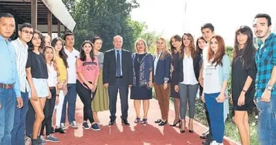 AÜ’de öğrenciler yemekte buluştu