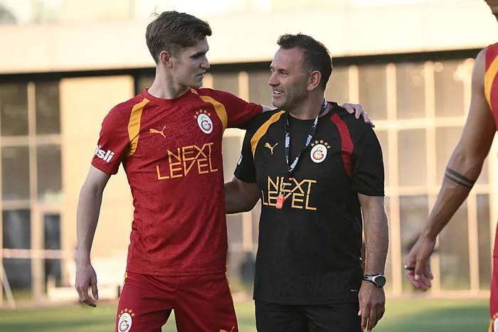 okan-buruk-bir-kez-daha-galatasaray-tarihine-gecti-1783930455826.jpeg