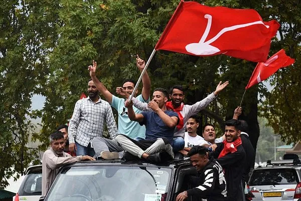 Hindistan’dan Müslümanları hedef gösteren karar: İsimlerini açıklamak zorundalar
