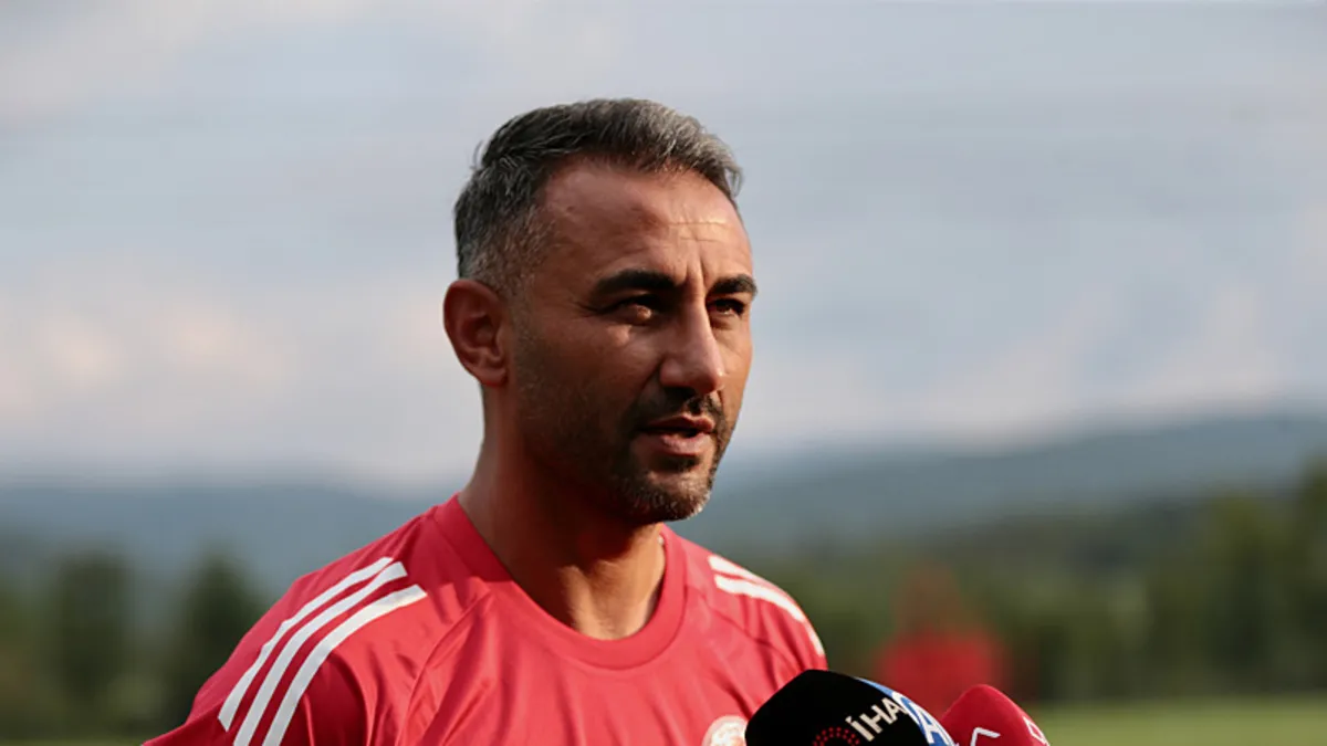Selçuk Şahin: Yeni çıktığımız ligde yukarılara oynamayı hedefliyoruz! Selçuk Şahin: Yeni çıktığımız ligde yukarılara oynamayı hedefliyoruz!