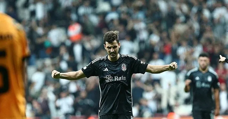 Beşiktaş’ta Salih Uçan dikkat çekmeye devam ediyor