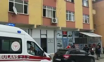 Apartmandakiler kötü kokuyu fark edip polisi aradı: Ekipler acı manzarayla karşılaştı! #kocaeli Apartmandakiler kötü kokuyu fark edip polisi aradı: Ekipler acı manzarayla karşılaştı! #kocaeli