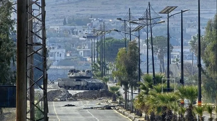 İsrail’den Suriye’ye gece yarısı baskını: Köydeki 2 evde arama yapıldı